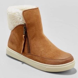 2 FOR $20🌟Universal Thread Sherpa Sneaker Boots